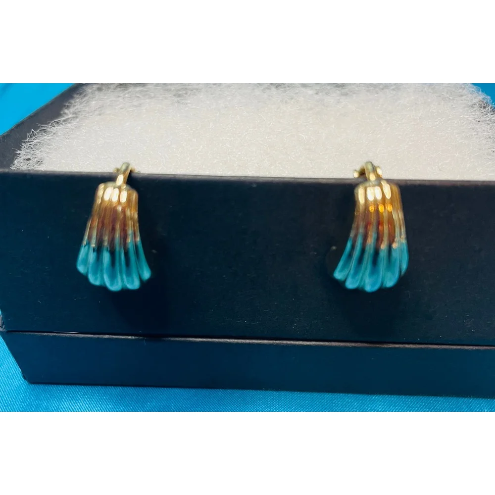 Christian Dior Gold Clip-On Earrings One Size Excellent Condition - Picture 2 of 5